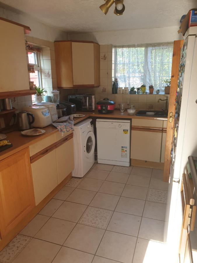 Harry Potter Theme Double Room In Shared House Watford  Exterior foto